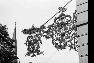 Freiburg i. Br.: Freiburger Wirtshausschilder: Schwarzer Adler in der Baslerstraße