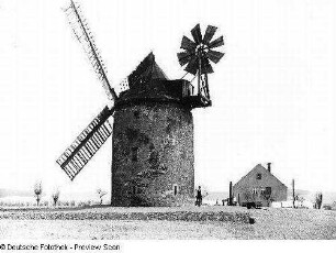 Turmwindmühle und Mühlengehöft : Prausitz (bei Riesa). Turmwindmühle und Mühlengehöft