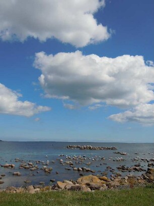Bornholm - Küstenlinie : Aufgenommen im Fischerdorf Arsdale auf der dänischen Ostseeinsel Bornholm am 4. August 2010