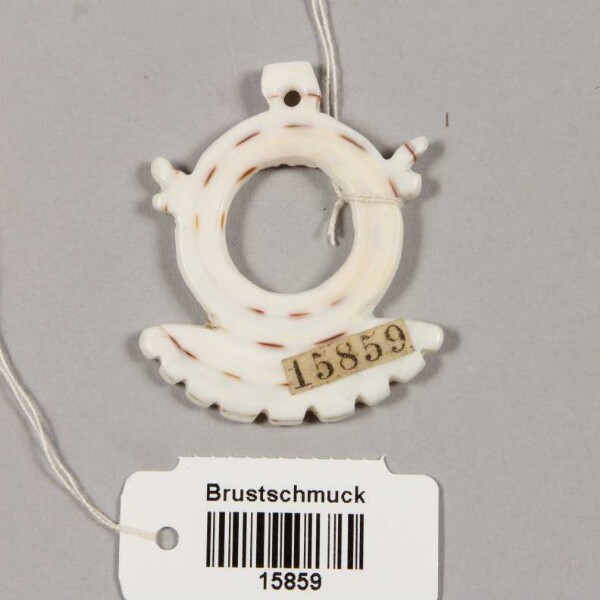 Brustschmuck