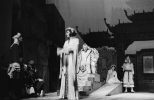 Szenenbilder aus "Turandot" von C. Gozzi, Theater der Jungen Garde, 1953