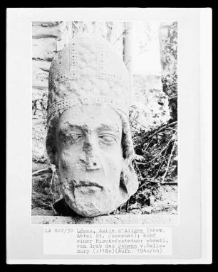 Fragment einer Bischofsstatue, vermutlich vom Grab des Johann von Salisbury