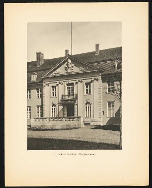 Schloss Storkau, Sachsen-Anhalt: Eingangsseite, Mittelrisalit (aus: Alfred Breslauer, Ausgeführte Bauten 1897-1927)