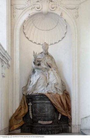 Monument für Papst Benedikt XIV.