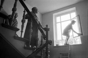 Nachbarschaftshilfe. Fensterputzen
