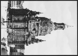Dresden, Frauenkirche : Dresden-Altstadt. Frauenkirche (1726-1743; Entwurf von George Bähr) auf dem Neumarkt. Ansicht von erhöhtem Standpunkt mit Martin-Luther-Standbild