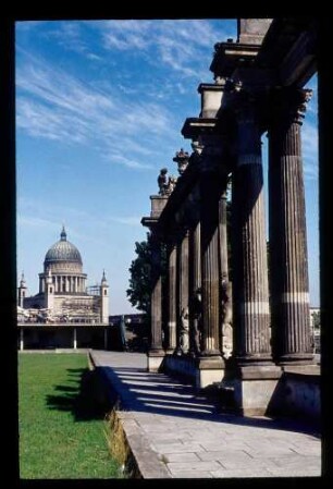 Stadtschloss-Kolonnaden 29.8.75.