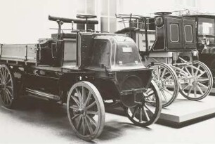 Lastkraftwagen mit Pritschenaufbau der Daimler-Motoren-Gesellschaft Cannstadt : Daimler-LKW mit Pritschenaufbau