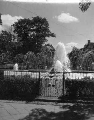 Springbrunnen : München, Sendlinger-Tor-Platz. Springbrunnen