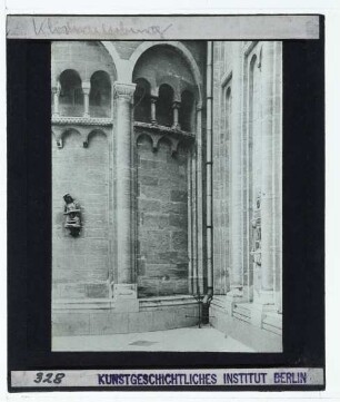 Klosterneuburg, Stiftskirche Klosterneuburg : Außenansicht, Apsis am S-QH, Winkel zur Chorwand
