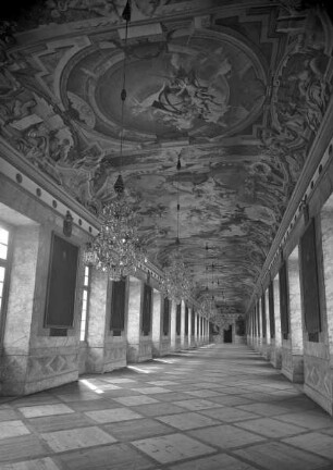Residenzschloss Ludwigsburg — Ahnengalerie — Galerie & Raum 165
