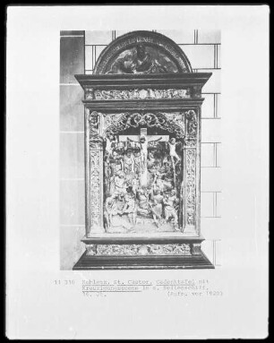 Epitaph mit Kreuzigung