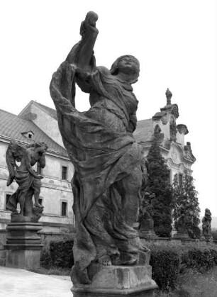 Skulptur, allegorische Darstellung: "Das reine Herz" (Original). Skulptur aus der Reihe "Die zwölf Tugenden"
