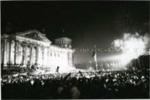 Feier zur deutschen Wiedervereinigung vor dem Reichstag