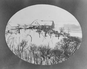 Kotzschhaus im Winter : Kotzsch-Haus im Winter. Albuminpapier; 15,5 x 19,7 cm (um 1875; A. Kotzsch). Dresden: Stadtmuseum