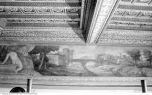 Fries mit Landschaften, dazwischen vorhanghaltende Putten von Tullio Montagna?, Längswand, linkes Bildfeld: Landschaft mit Figuren am Fluss
