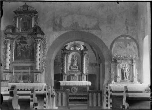 Hemsbach Katholische Pfarrkirche Sankt Mauritius Ansicht nach Osten mit Blick auf den Hochaltar