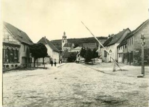 Oldisleben. Ortsteilansicht. Blick gegen die St. Johanniskirche (1910/1911; M. B. Schlag)