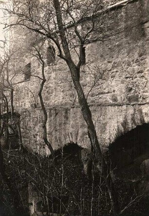 Bautzen. Stadtmauer an der Westseite der Kirchenruine St. Nikolai