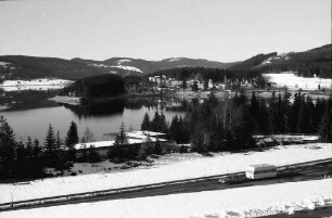 Schluchsee: Winterlicher Schluchsee; vom Wald oberhalb Strandbad