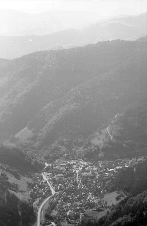 Todtnau: B 317 mit Todtnau, von Norden