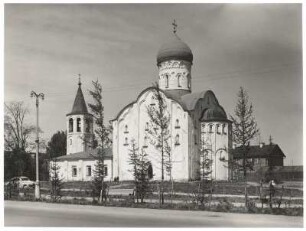 Nowgorod (Weliki Nowgorod), Russland. Handelsseite. Fedor-Stratilat-Kirche (1360-1361), Südseite und Apsis