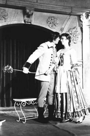 Freiburg: Rathaushof; Pierre Carlet de Marivaux: Das Spiel von Liebe und Zufall