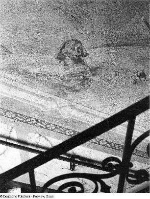 Wandmalerei im Treppenhaus eines Wohnhauses