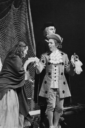Szenenbilder aus "Der Revisor" von Werner Egk. Staatsoper Berlin, 23.12.1957