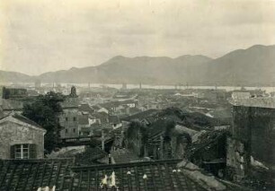 Blick über die Stadt Macao zur Bucht : Weltreisen. China. Macao. Blick über die Stadt zur Bucht gegen eine Bergkette