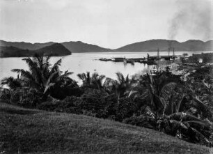 Bucht von Sabang : Blick auf einen Anlegehafen in der Bucht von Sabang.