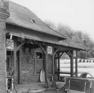 Bahnhofsgebäude; Weilmünster, Hauptstraße 50