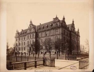 Regierungsgebäude, Stade: Gesamtansicht