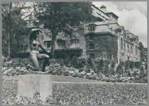 Große Kniende, 1935/36, Bronze