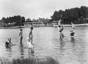 Kirschau, Volksbad : Kirschau. Volksbad. Strandbad. Blick gegen Umkleideräume