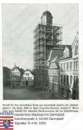 Lauterbach, Evangelische Kirche mit eingerüstetem Turm und Marktplatz