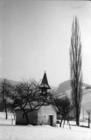 Föhrental: Hofkapelle im Schnee im Föhrental
