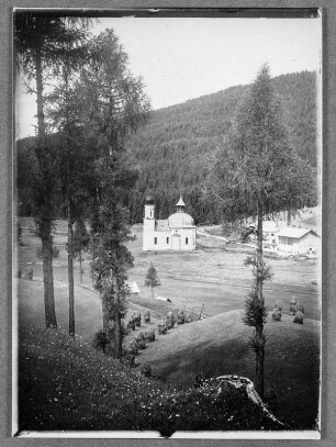 Erntezeit an der Seekapelle um Seefeld in Tirol