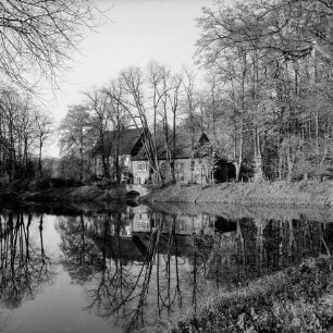 Schlossgraben mit Schlossmühle