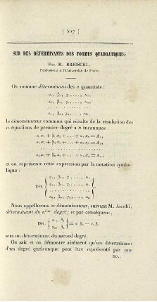 Sur de déterminants de formes quadratiques.