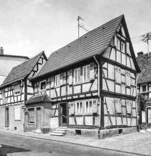 Fachwerkwohnhaus; Dreieich, Fahrgasse 26, Fahrgasse 24F