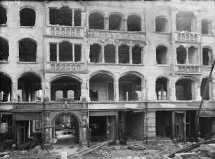Dresden. Geschäfthaus, Waisenhausstraße 4. Front