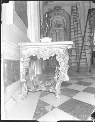 Potsdam, Neues Palais, Mamorgalerie, R.: 178, Ostwand, rechter Ecke.