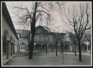 Konzertsaal im Kurhaus, Bad Nauheim: Hofansicht von Westen