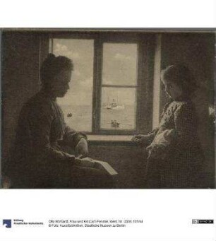 Frau und Kind am Fenster