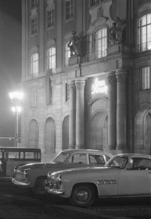 Dresden. Altmarkt Ostseite mit Gaststättenkomplex "Haus Altmarkt"
