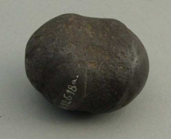 Stone bola