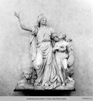 Freiplastik einer weiblichen Allegorie der Malerei mit geflügeltem Genius und einem Löwen zu ihren Füßen - statua come allegoria della pittura con genio allato e un leone