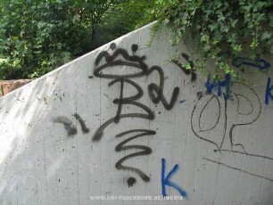 "B2" | K