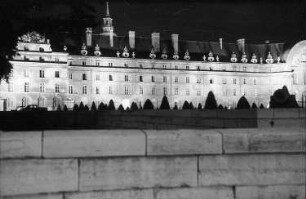 Paris: Hôtel des Invalides, Nordseite, angestrahlt